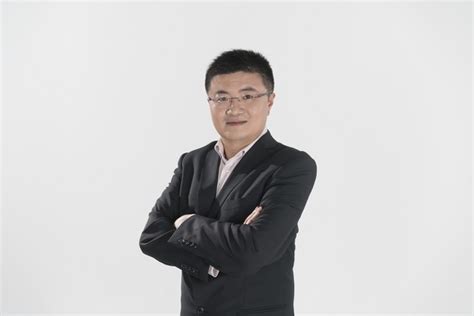专访微软加速器中国CEO周健：数字化转型催生企业服务创新机遇 | 每经网
