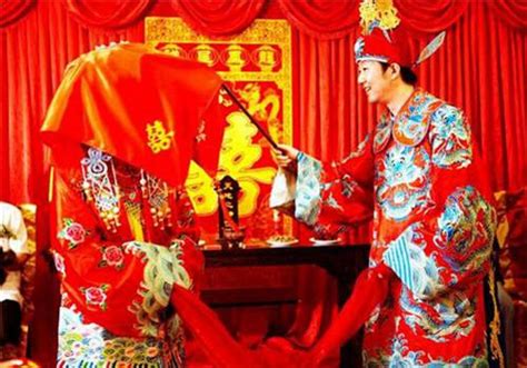 中式婚礼流程：中国人必须知道的传统婚礼习俗_中式婚礼_中国古风图片大全_古风家