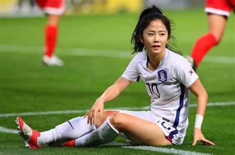 伦敦奥运会女足小组赛 朝鲜国旗挂错成韩国国旗队员抗议