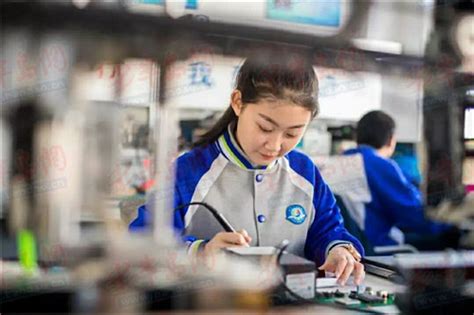面向数字经济时代 重庆城市职业学院商学院创新培养智慧新零售人才
