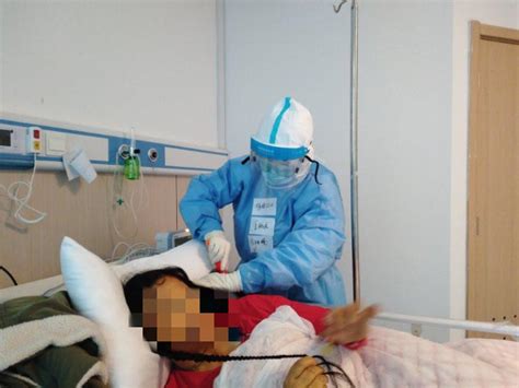 上海第一人民医院推就医“云陪诊”，老人看病子女可远程参与