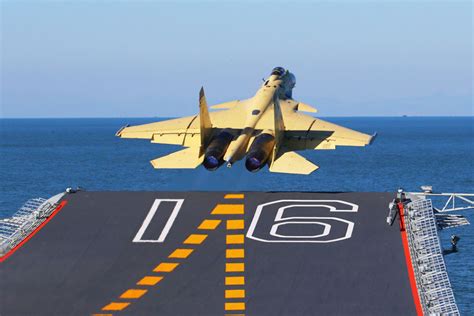 【第一军视】“飞鲨”出击！一起来看歼-15战机实弹打靶的高燃场面_凤凰网视频_凤凰网
