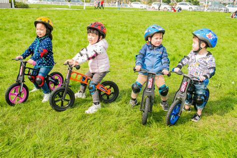 首届广东省儿童滑步车联赛幼儿园争霸赛举行_南方网