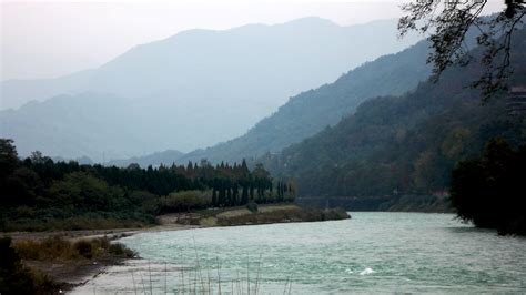 Dujiangyan Irrigation System Tour, travel guide