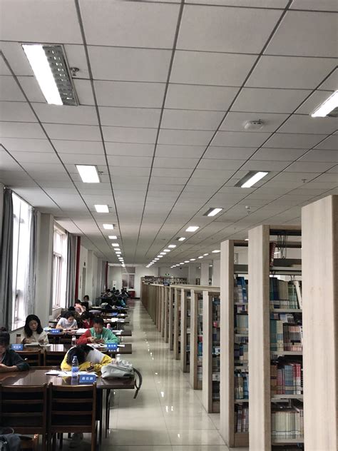 校图书馆-江西生物科技职业学院
