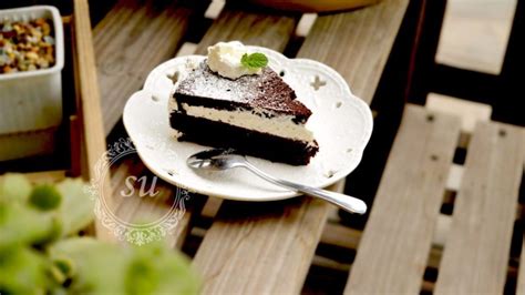【巧克力熔岩蛋糕的做法视频_做法步骤】_下厨房