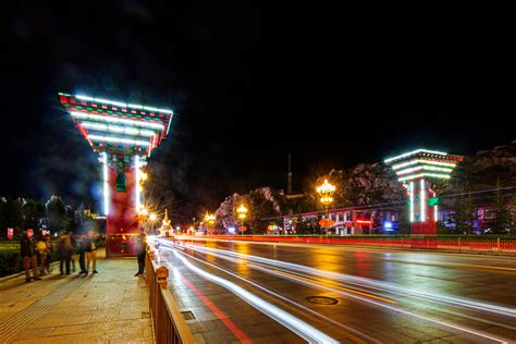 西藏拉萨夜经济带动城市新生活_理论研究_西藏统一战线