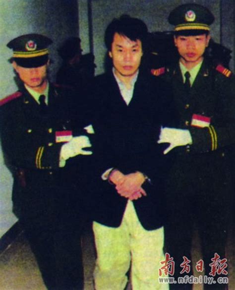 98年被枪毙的香港悍匪张子强：曾绑架李嘉诚长子_频道_凤凰网