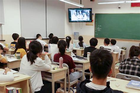 汇思想 _ 上海中学校服大比拼 看看有木有你的母校？