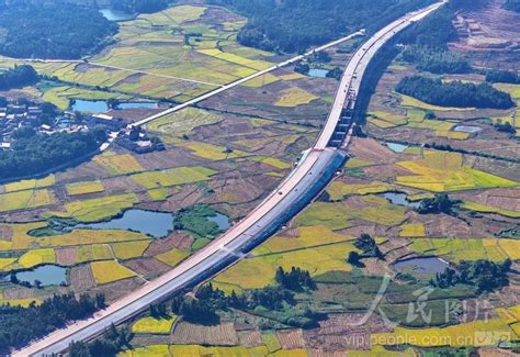 江西抚州：高速公路建设忙-人民图片网