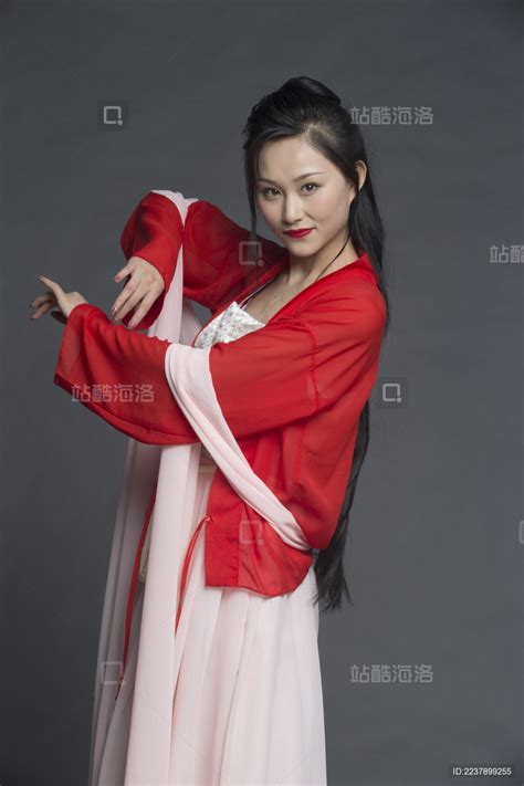 让世界惊艳的汉服，是中国当代的美好记忆，开过光般美丽 - 简介 - 爱汉服