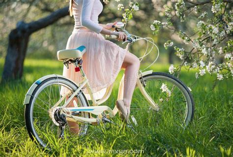 梦见自己骑自行车是什么意思 梦见自己骑自行车是什么预兆 - 万年历