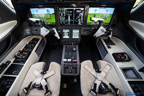 巴航工业按期交付首架新升级版飞鸿300E公务机 - 民用航空网