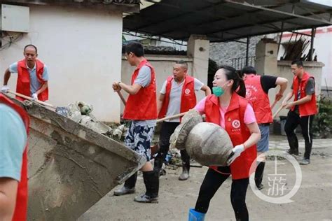 直击灾后重建丨被淹的潼南双坝村：马路亮出来了 安置点居民已回家-上游新闻 汇聚向上的力量