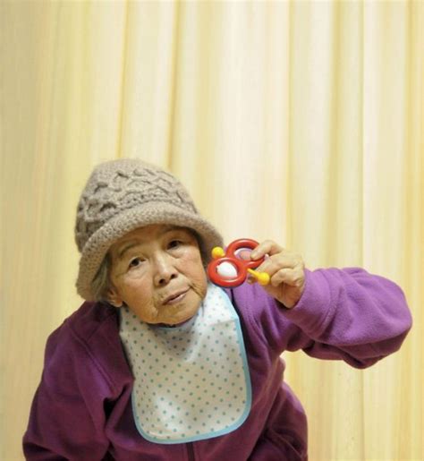 隔壁岛国老奶奶西本喜美子（Kimiko Nishimoto）老奶奶 70岁拿起相机