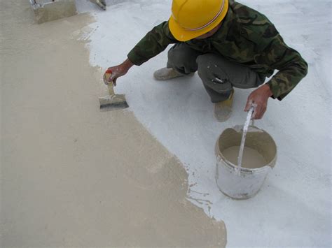 聚合物水泥防水涂料施工工艺及注意事项 - 行业资讯 - 九正涂料网
