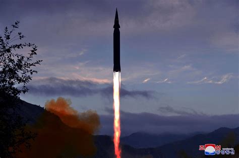 专家:一周内试射两发高超音速导弹 朝鲜这么厉害了?_手机新浪网