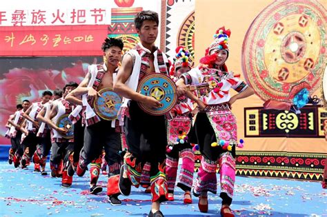 花脸节是云南文山州丘北县彝族独有的传统节日|花脸节|云南|彝族_新浪新闻