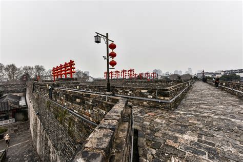 2023西安城墙游玩攻略,2、南门的夜景是真心美，因为...【去哪儿攻略】