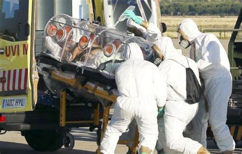 美国派专机接2名感染埃博拉病毒的医生回国|疫苗|病毒_凤凰资讯
