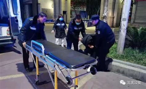汉滨公安民警深夜救助一名醉酒男子-安康市公安局汉滨分区