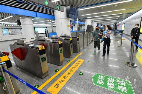 北京64座地铁站启动刷闸验核酸！您的一卡通升级了吗？-千龙网·中国首都网