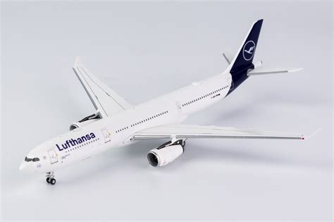 Lufthansa Airbus A330-300 D-AIKQ NG Models 62029 Scale 1:400 ezToys ...