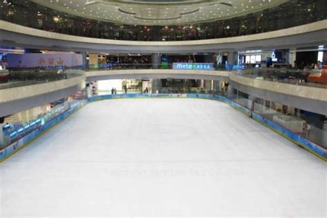 新疆昌吉：滑冰健身 欢度春节-人民图片网