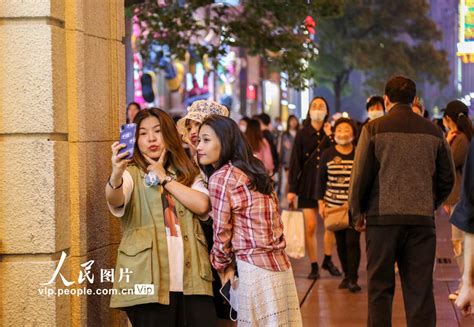 上海人气最旺的那些夜市文化(组图)_旅游频道_凤凰网
