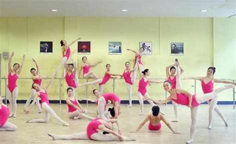 南仙社区：开办舞蹈培训班