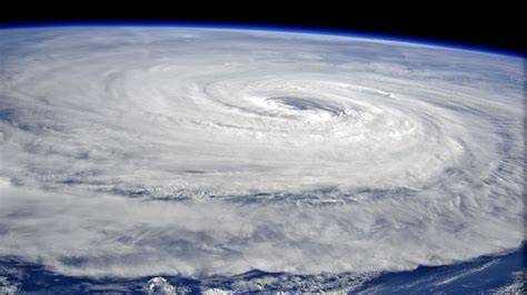 菲律宾受台风“环高”肆虐，该国是西北太平洋台风危害最重的国家|马尼拉|台风|环高_新浪新闻