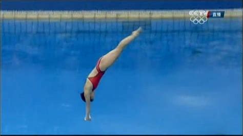 gif-女子10米台跳水决赛 司雅杰与美国选手并列第二_视频_新浪 ...