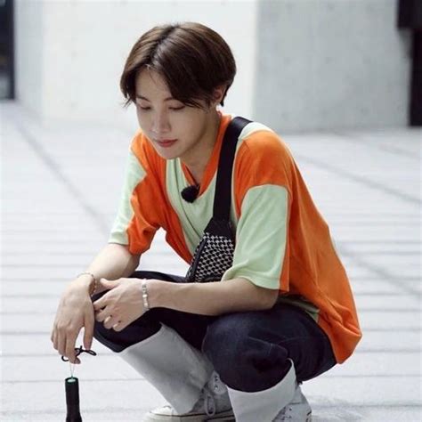 runbts郑号锡头像图片