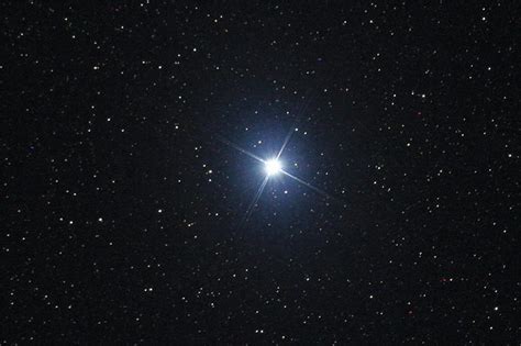 牛郎星：天鹰座中最亮的恒星 - 好汉科普