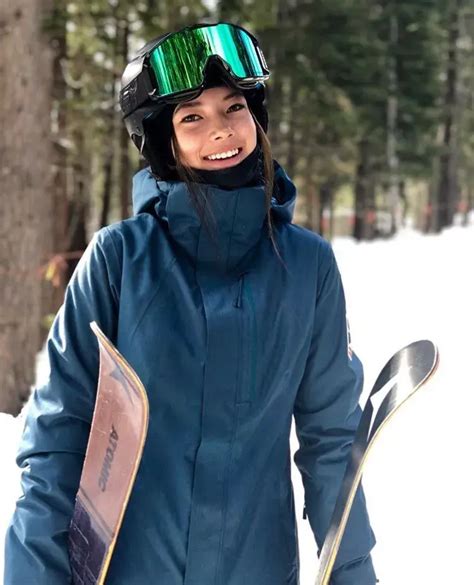 新西兰赛15岁滑雪美女谷爱凌摘金 中国归化选手历史首冠