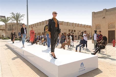 迪拜购物中谷歌街景创意活动 街景时装秀 - 品牌营销案例 - 网络广告人社区