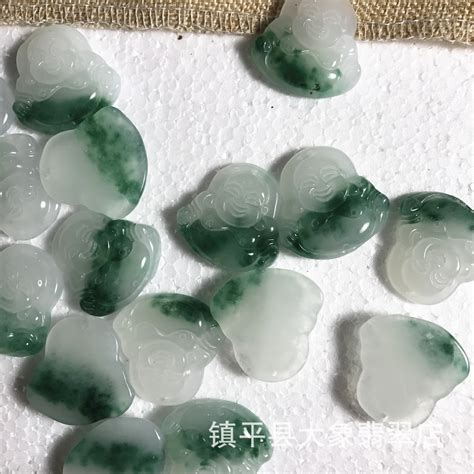 厂家批发玉石杂石石英岩质玉 吊坠挂件 飘花佛玉器礼品地摊货-阿里巴巴