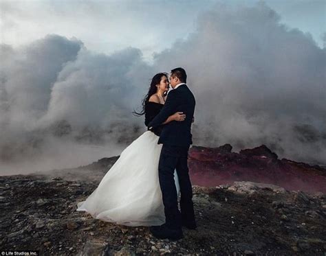 荒凉与狂放，冰岛服装摄影欣赏——小地球旅行(xiaodiqiu.cn)