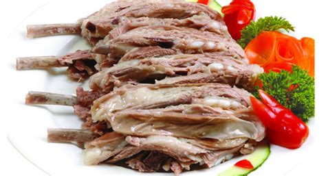 为什么新疆的羊肉特别的美味，而且没有膻味？看完终于明白了