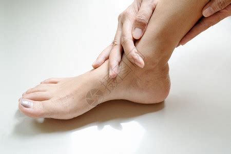 脚后跟痛是怎么回事？这6个方法帮你缓解疼痛