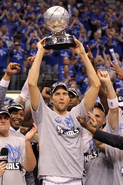 _2011年NBA总决赛:达拉斯小牛队历史上第一次夺得总冠军！_淮南图片网