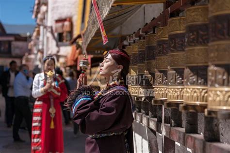 西藏：布达拉宫换“新装”-人民图片网
