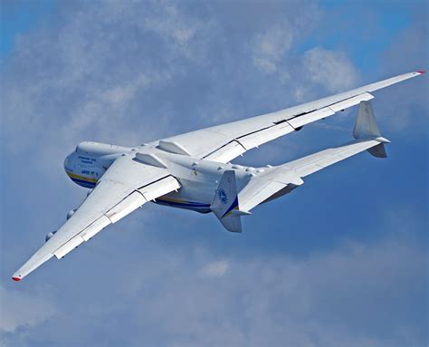 世界最大飞机安-225究竟有多大？几张对比图告诉你答案