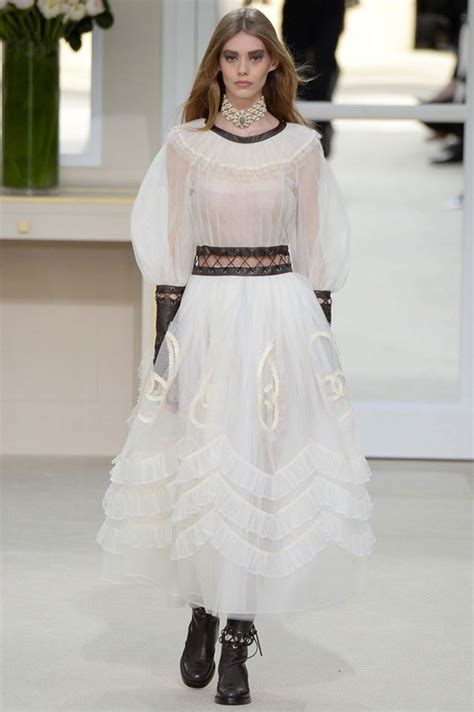 香奈儿 Chanel 2021春夏高级成衣秀 - Paris Spring 2021-天天时装-口袋里的时尚指南