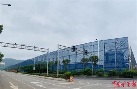 今天上午，重庆四大枢纽港之一的万州新田港一期工程正式开港运营， 成为万州区积极主动融入国家“一带一路”和长江经济带的重要依托。-城建交通 -精品万州