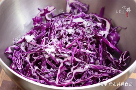 【紫甘蓝炒南瓜(我家的营养胃菜)的做法步骤图】爱烘焙的露_下厨房