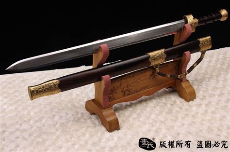 中国古代4位皇帝的佩剑，乾隆的最奢华，但秦始皇的却最珍贵_宝剑