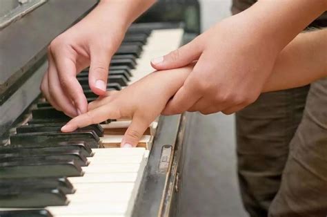 成人学钢琴，三个月可以学到什么程度？ - 知乎