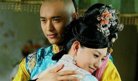 爱新觉罗·溥杰，是清朝末代皇帝爱新觉罗溥仪的同母弟弟。