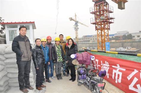 建工系领导班子到工地看望实习学生-漯河职业技术学院建筑工程学院